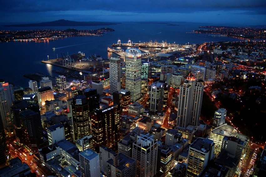 Auckland nocą Nowa Zelandia